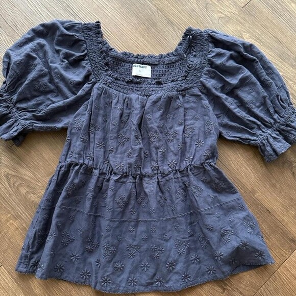 Old Navy Tops - Nwt Old Navy Blouse Size XS